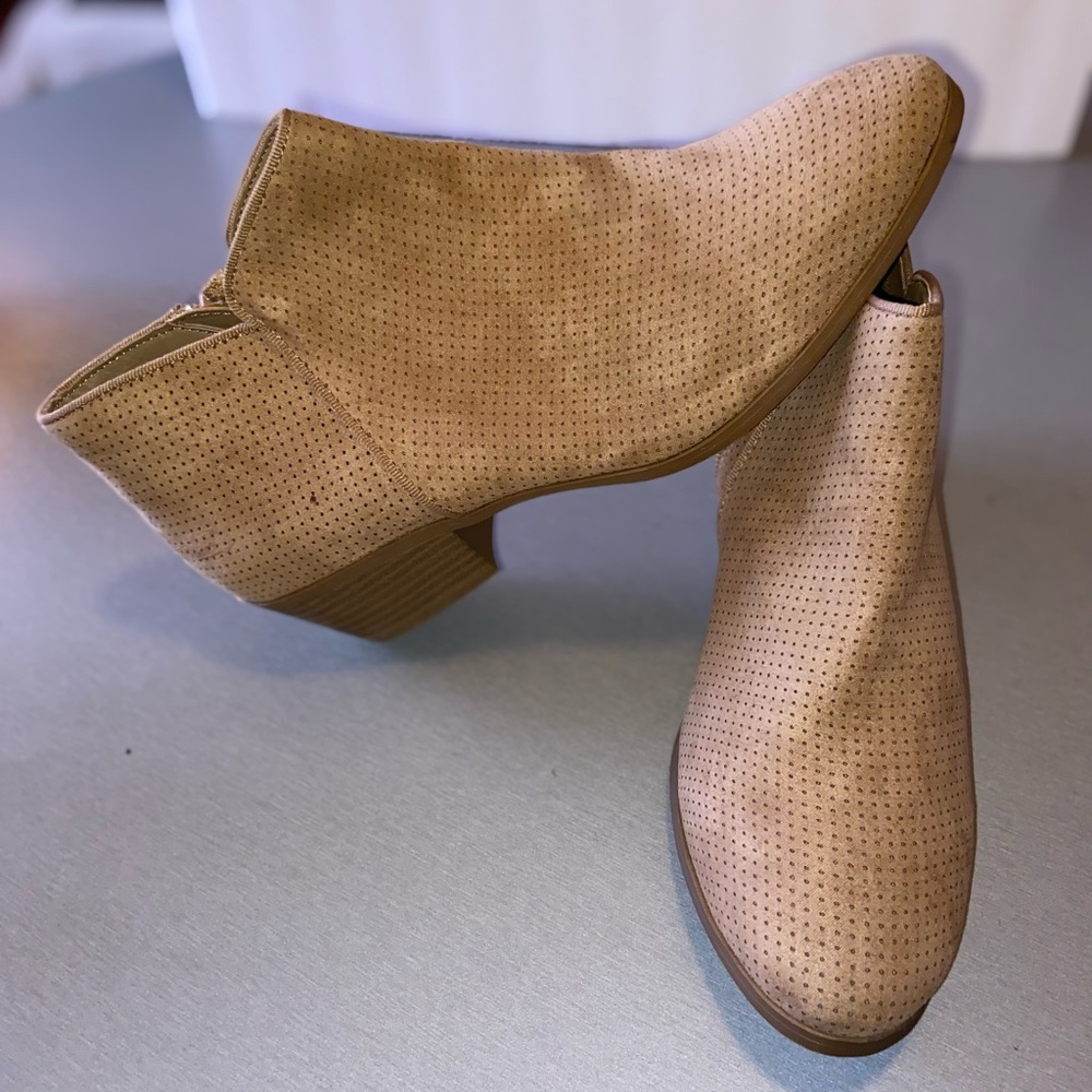 Style & Co women booties sz10 block heel suede tan ankle boots